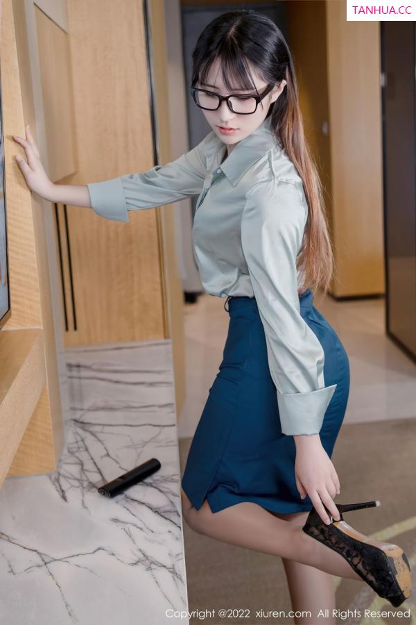 久久Aimee  [XiuRen]高清写真图 2022.05.12 No.4996 久久Aimee第10张图片